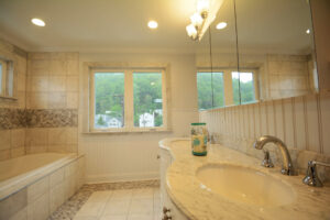 bathroom2.jpg