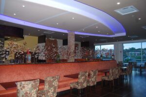 restaurant2.jpg